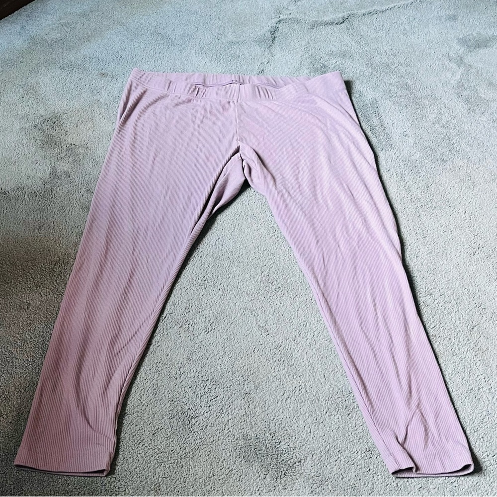 old navy leggings size XXL
never worn, only tried on